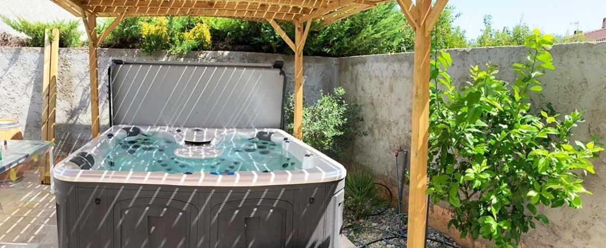 Villa Du Beau Vallon 2 Jacuzzi Privatif Et Piscine Chauffee Partagee Saint-Benoît Exterior foto